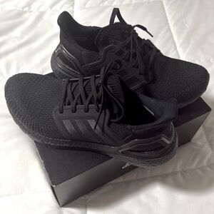 Excellent condition, super clean, Adidas Ultraboost 20 W 9 Black w box.
